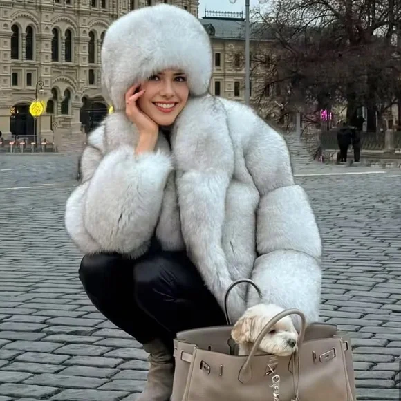 Elegant Women's real Fur Coat - Gray Silver Fox - Picture 5 of 12